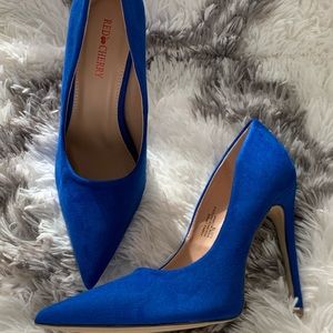 BlueBerry Pumps Brand New